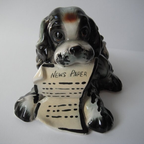 Vintage Pottery Ceramic Cocker Spaniel Dog w/Newspaper Figurine Statue Sculpture - Picture 1 of 8